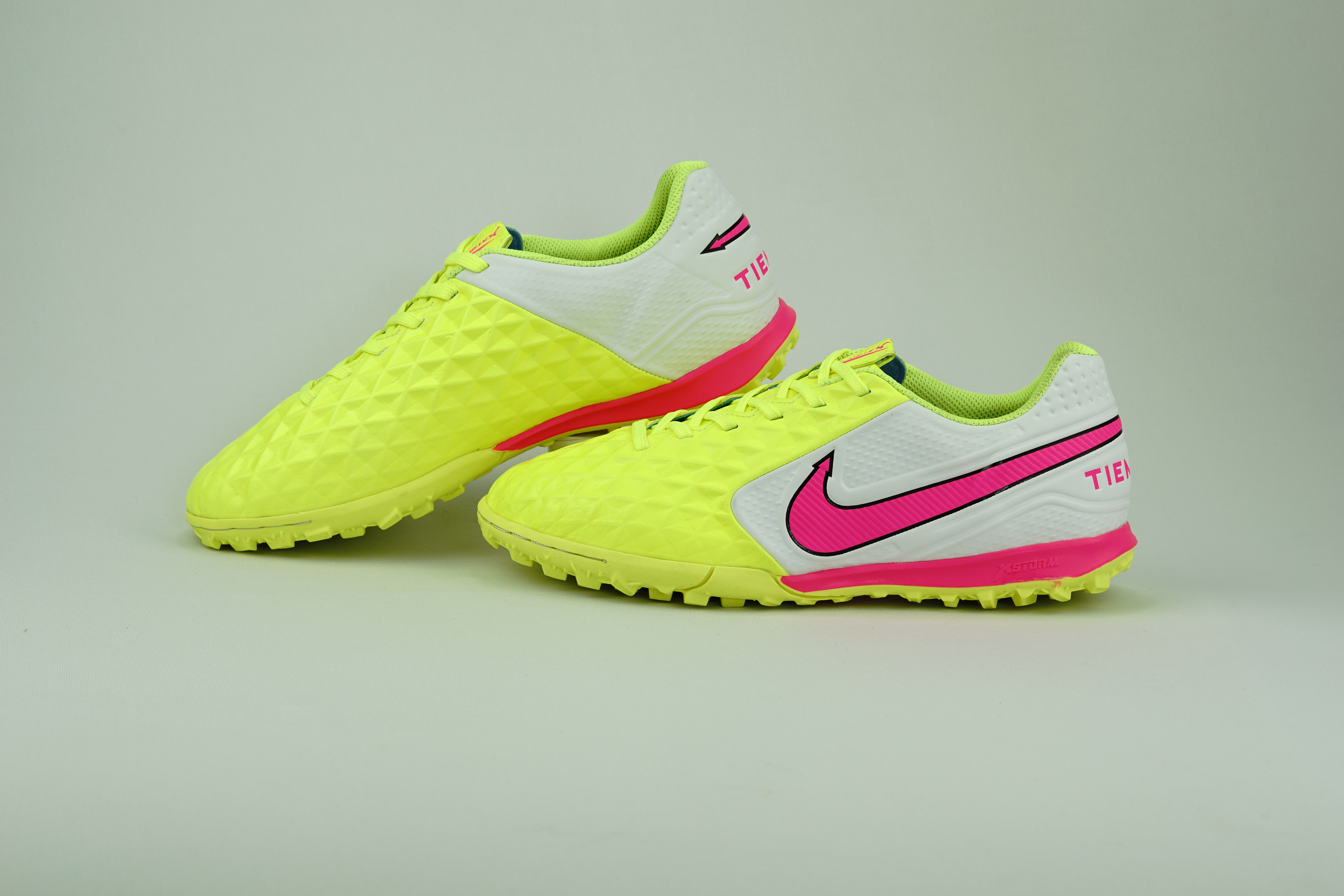 Xstorm Tiempo da - Chuối trắng hồng