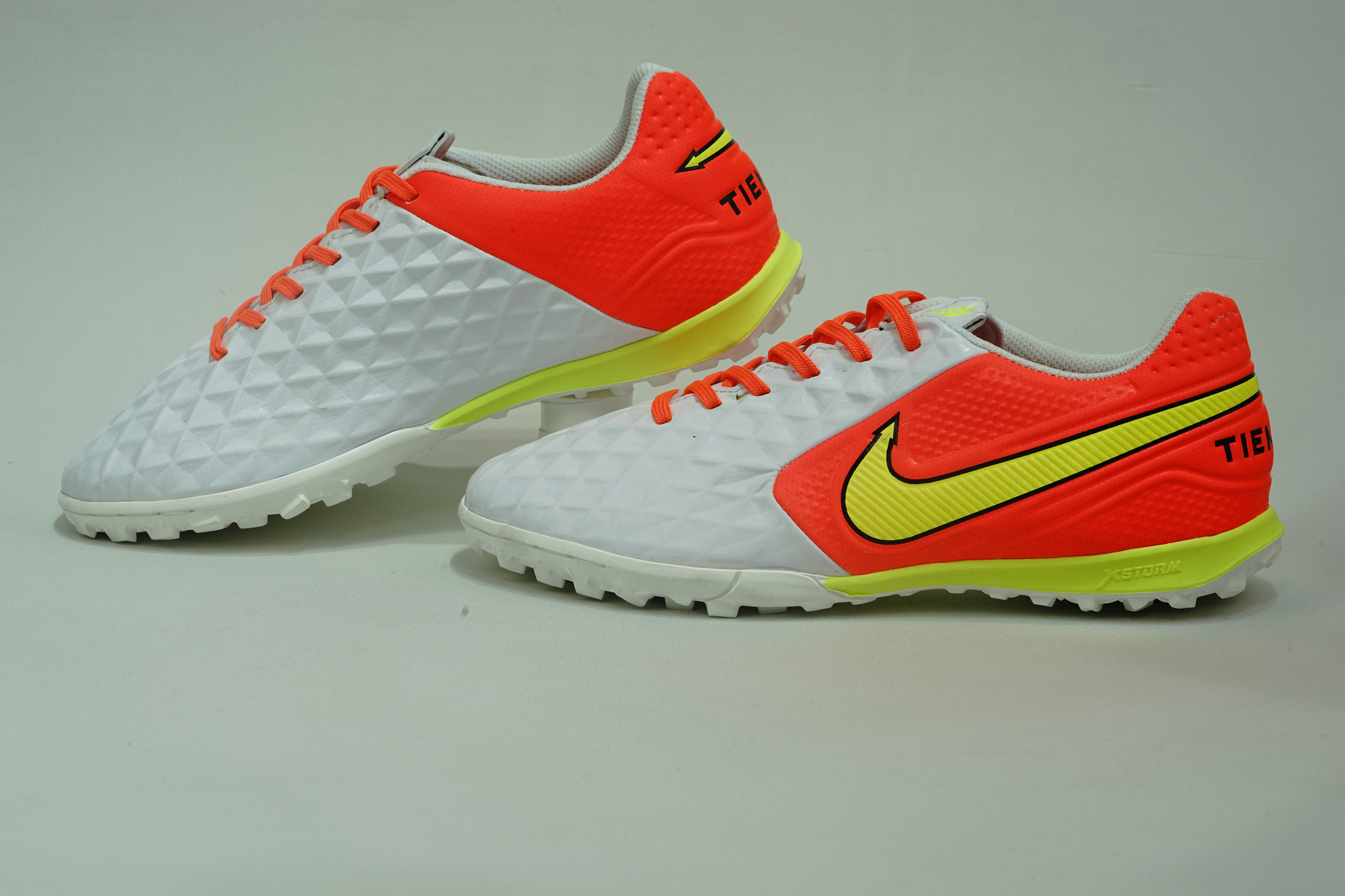 Xstorm Tiempo da - Trắng cam chuối